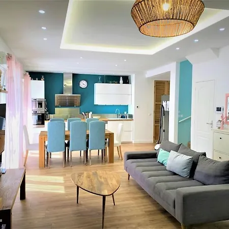 Maison Avec Piscine Et Parking à 1,3km Des Plages Cagnes-sur-Mer