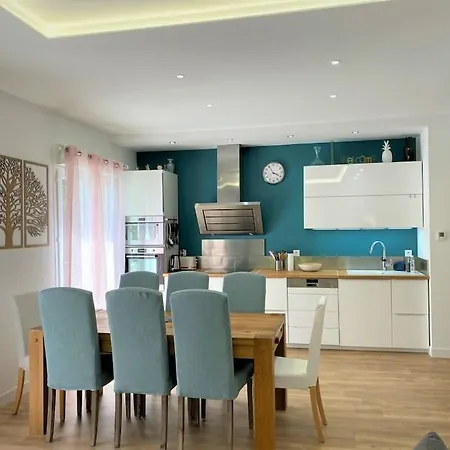 Villa Maison Avec Piscine Et Parking à 1,3km Des Plages *