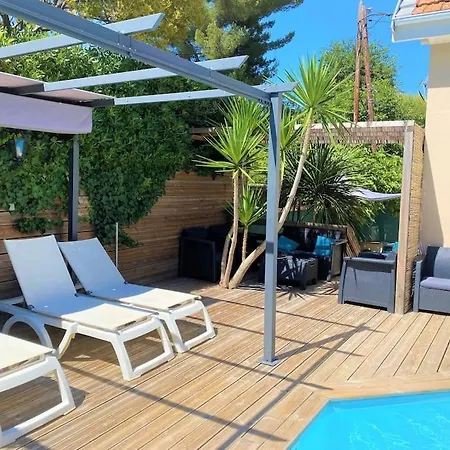 Maison Avec Piscine Et Parking A 1,3km Des Plages