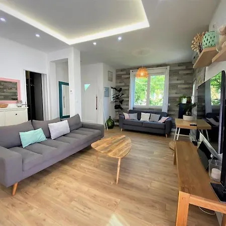 Maison Avec Piscine Et Parking A 1,3km Des Plages Cagnes-sur-Mer