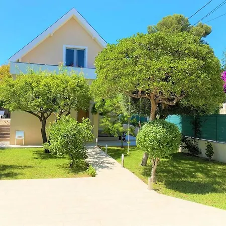 Maison Avec Piscine Et Parking à 1,3km Des Plages Villa